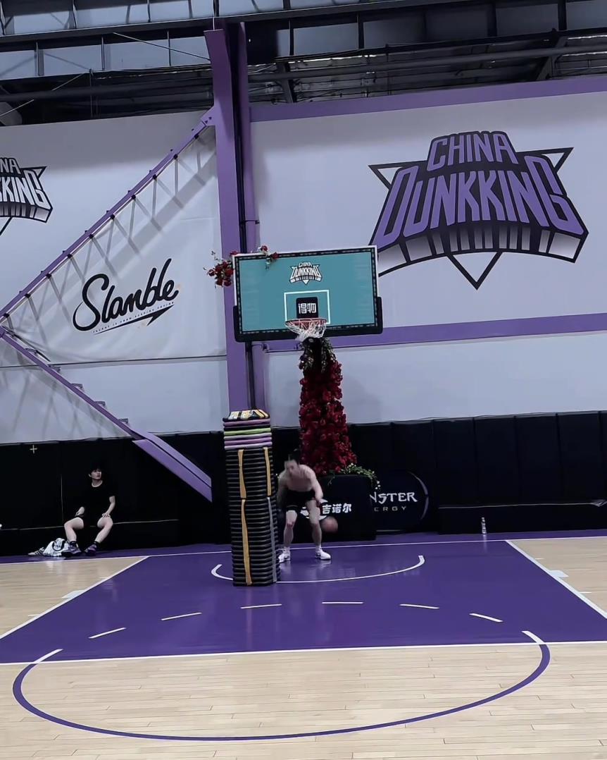 兄弟，這個(gè)摸高如何？