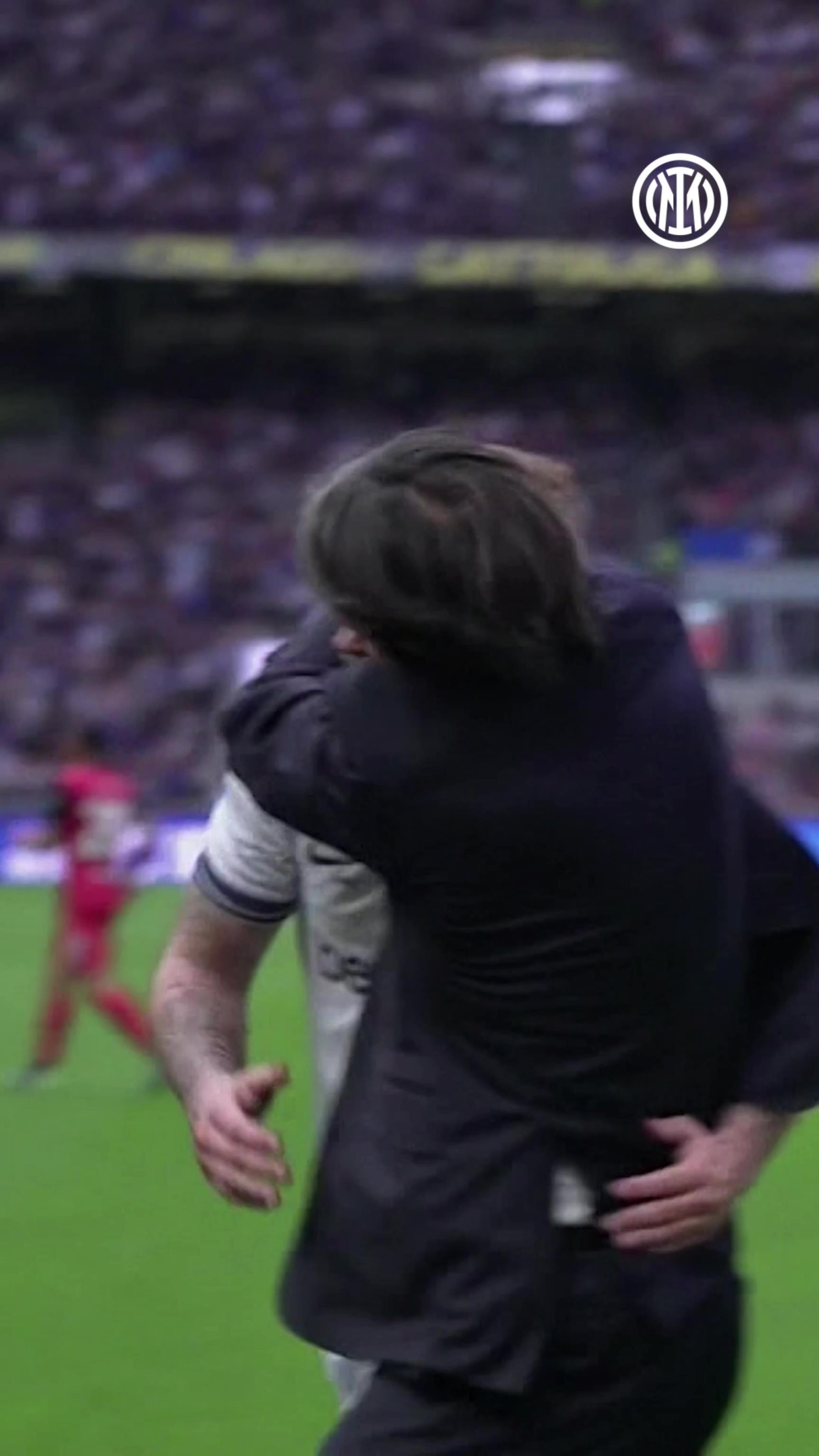 太銷魂，網(wǎng)友：阿瑙托維奇這腳傳球的確值得小因又摟又親