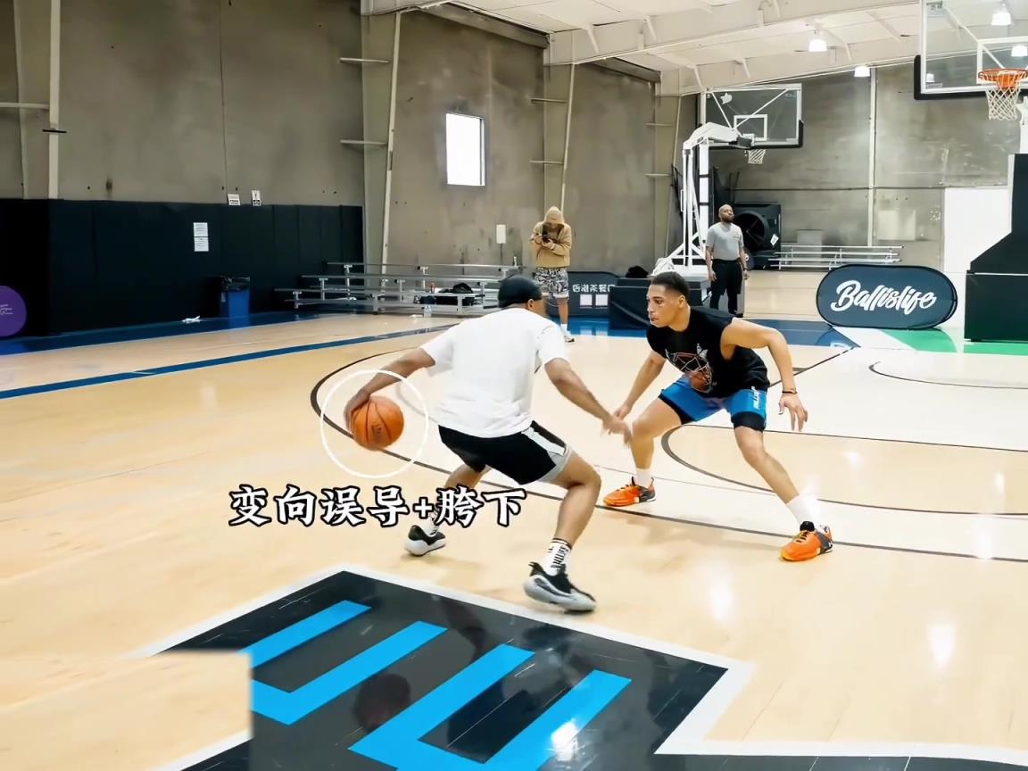 “實(shí)戰(zhàn)中的節(jié)奏過人動(dòng)作鑒賞，連續(xù)胯下變向舞蹈銜接頓拜突破”