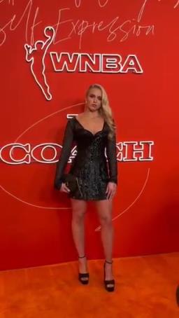 海莉選秀夜紅毯秀，人氣和顏值在這屆都是數(shù)一數(shù)二