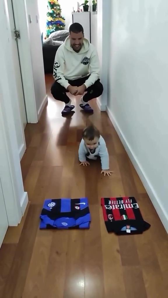 AC米蘭：此子必成大器?。祝捍俗訑嗖豢闪簦?>
                                    <span></span>
                                    <p>AC米蘭：此子必成大器??！國米：此子斷不可留！</p>
                                </a>
                            </div>
                        
                         <div   id=