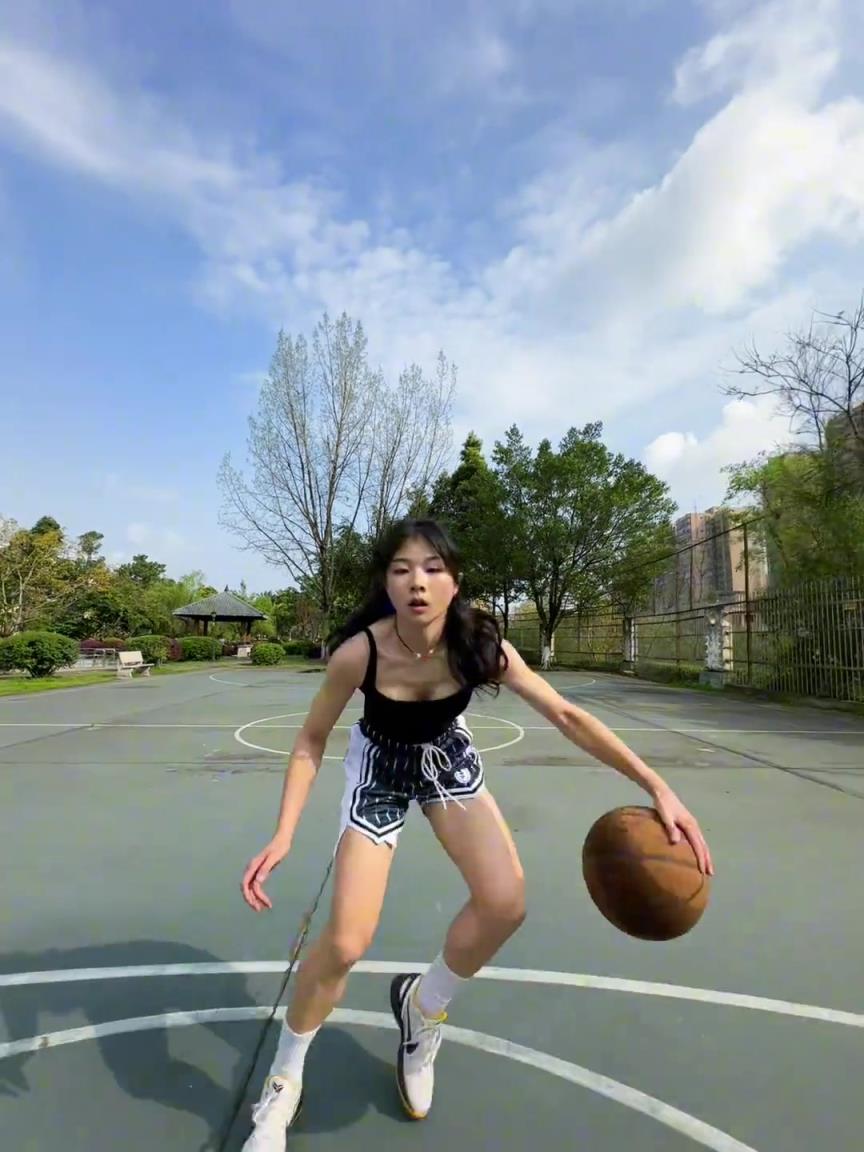 看著有點(diǎn)實(shí)力，敢背打我不？